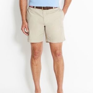 Vineyard Vines men’s khaki chino shorts 33